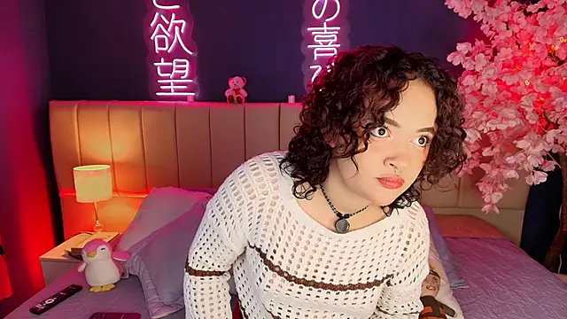 Snapshot of _sarahRose chatting on 02-12-26, 04:01 sarahRose online show from 02-12-26, 04:01