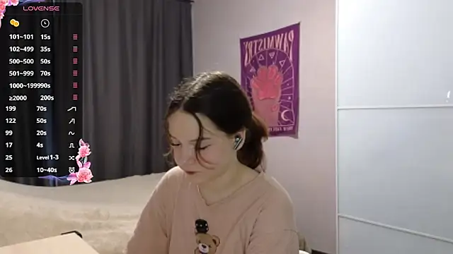 Snapshot of AlissaGerardo chatting on 06-18-26, 04:11 AlissaGerardo online show from 06-18-26, 04:11