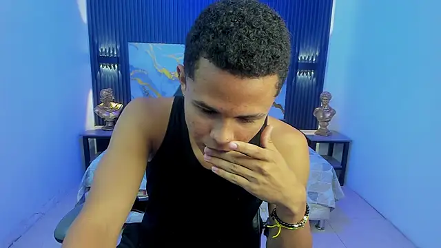 Liams18 online show from 04-05-26, 01:23