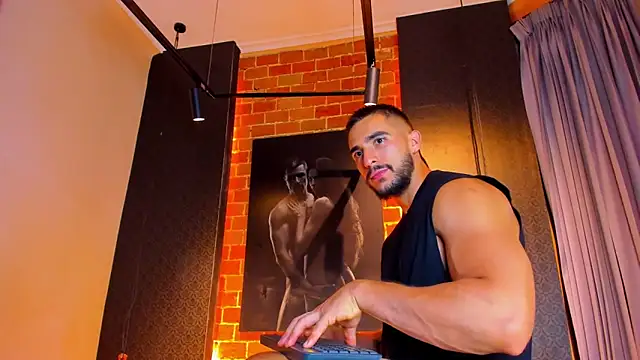 Scottfishcer1 online show from 12-05-25, 07:12