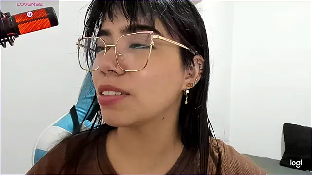 Eliza Blue online show from 12-22-25, 06:52