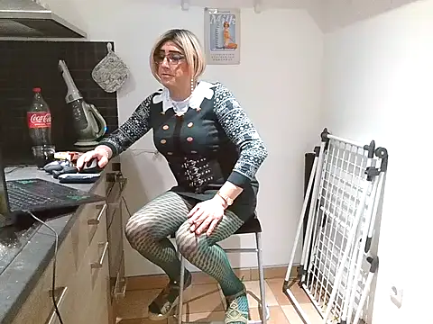 AgnesCross39 online show from 11-26-25, 02:00