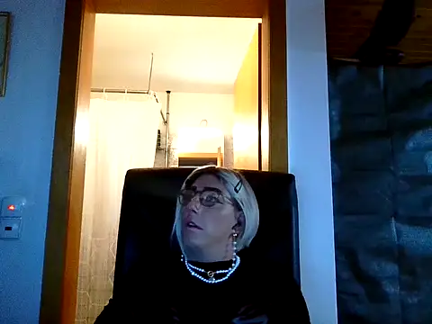 AgnesCross39 online show from 11-14-25, 08:07