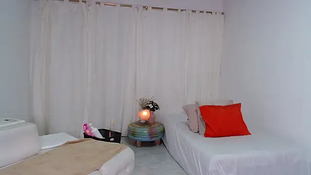 CoralReyes IH online show from 11-19-25, 10:48