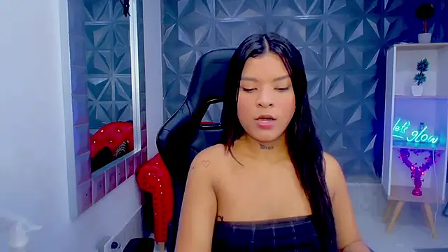 Scandarkmarie online show from 11-30-25, 03:57