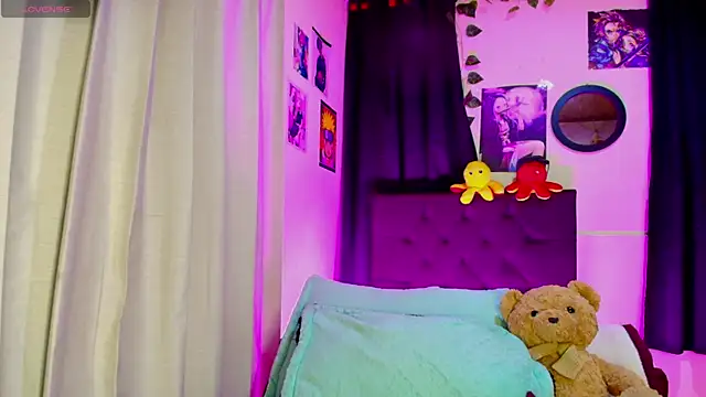 Snapshot of Ashley_21 chatting on 02-27-26, 12:55 Ashley 21 online show from 02-27-26, 12:55