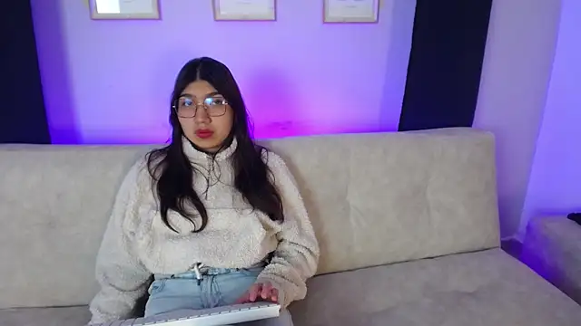 Mia Blair  online show from 11-07-25, 04:39