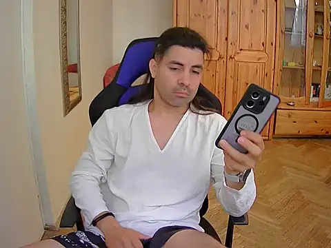 CharlyHemax online show from 05-31-26, 04:57