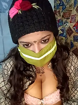 V HOT CUTE online show from 11-12-25, 04:44