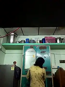 Snapshot of Couple1114 chatting on 11-13-25, 04:22 Couple1114 online show from 11-13-25, 04:22