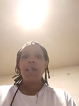 Snapshot of SITHANDRAH chatting on 05-19-26, 10:44 SITHANDRAH online show from 05-19-26, 10:44