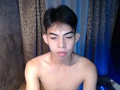 Urhotsilverboy online show from 02-18-26, 11:50