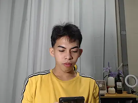 Urhotsilverboy online show from 11-30-25, 04:08