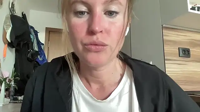 Ameli8 online show from 11-12-25, 11:47