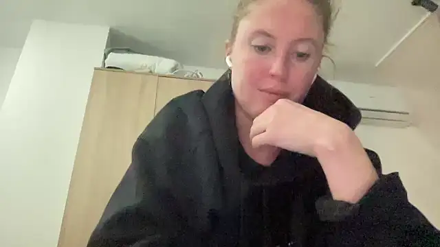 Ameli8 online show from 11-21-25, 06:40