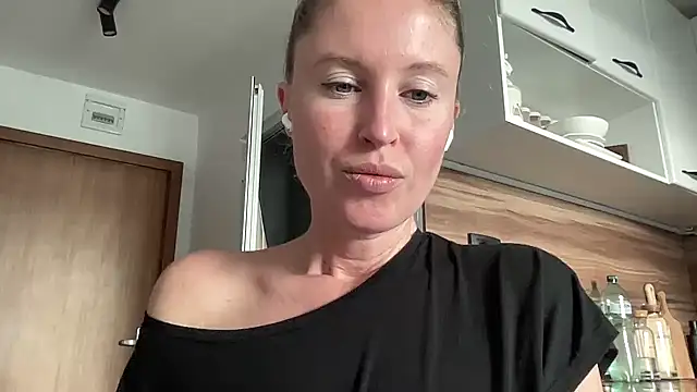 Ameli8 online show from 12-05-25, 11:42