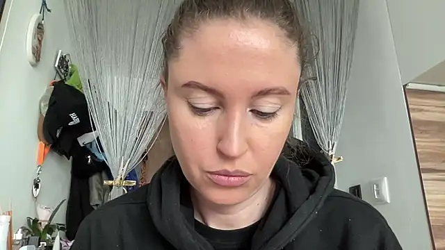 Snapshot of Ameli8 chatting on 03-20-26, 10:05 Ameli8 online show from 03-20-26, 10:05