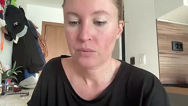 Ameli8 online show from 12-16-25, 09:57