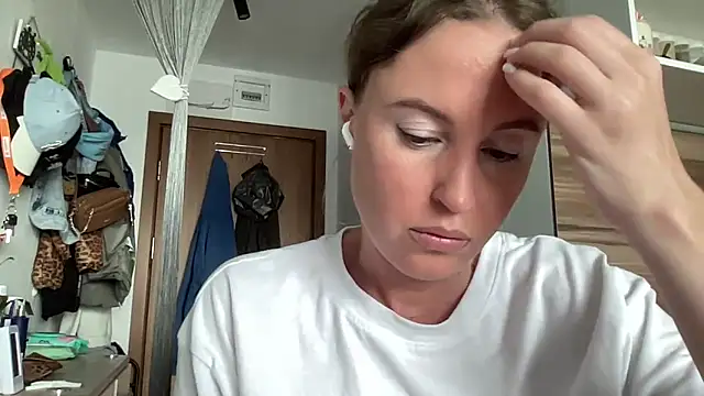 Snapshot of Ameli8 chatting on 05-21-26, 09:50 Ameli8 online show from 05-21-26, 09:50