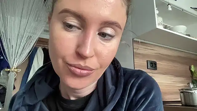 Snapshot of Ameli8 chatting on 03-19-26, 12:38 Ameli8 online show from 03-19-26, 12:38