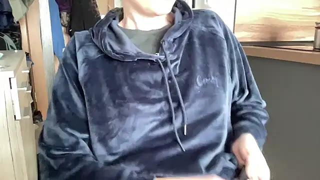 Snapshot of Ameli8 chatting on 03-28-26, 01:34 Ameli8 online show from 03-28-26, 01:34