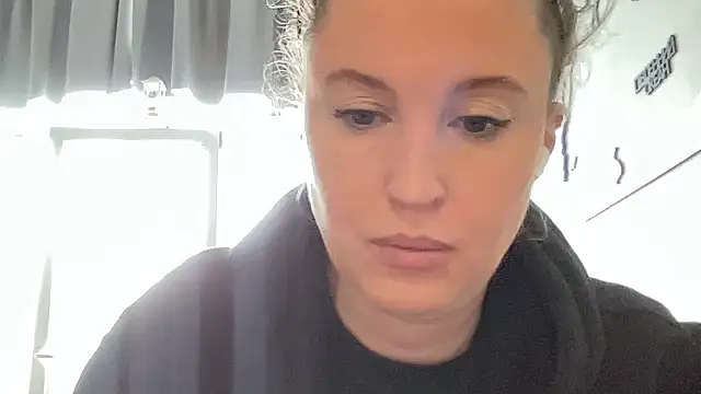 Snapshot of Ameli8 chatting on 02-22-26, 12:07 Ameli8 online show from 02-22-26, 12:07