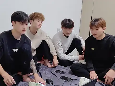 xiaomeng2563 online show from 11-12-25, 12:09