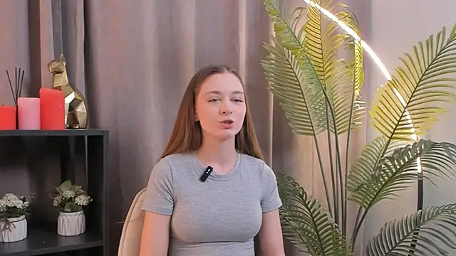 Snapshot of AnhMounkes chatting on 11-08-25, 07:23 AnhMounkes online show from 11-08-25, 07:23