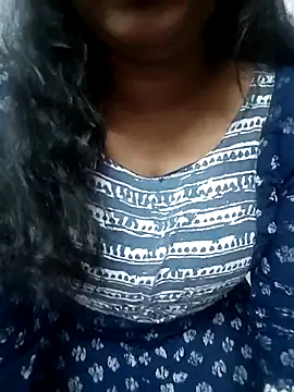 Snapshot of Keerthee_ chatting on 11-05-25, 01:36 Keerthee online show from 11-05-25, 01:36