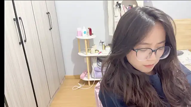 Hmm 0303 online show from 02-06-26, 04:58