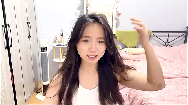 Hmm 0303 online show from 03-12-26, 04:22