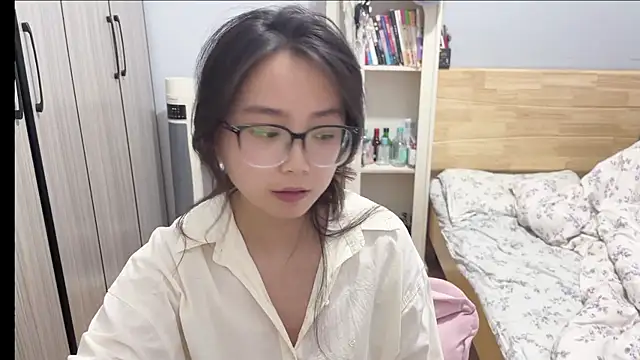 Hmm 0303 online show from 02-26-26, 03:34