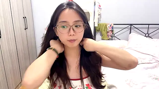 Hmm 0303 online show from 04-30-26, 04:58