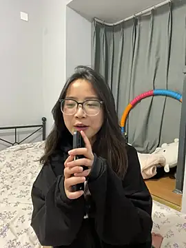 Hmm 0303 online show from 04-05-26, 04:46