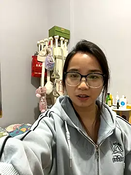 Hmm 0303 online show from 11-27-25, 02:28