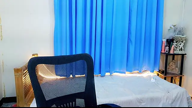 sweet sophiaxx online show from 04-10-26, 06:31