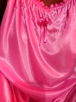 Snapshot of Rihasna chatting on 11-14-25, 12:42 Rihasna online show from 11-14-25, 12:42