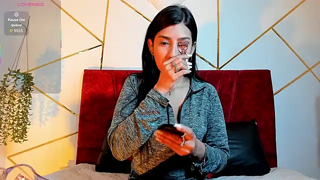 Paris Evans  online show from 01-15-26, 12:19