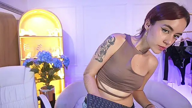 TessaaFox online show from 12-13-25, 08:04