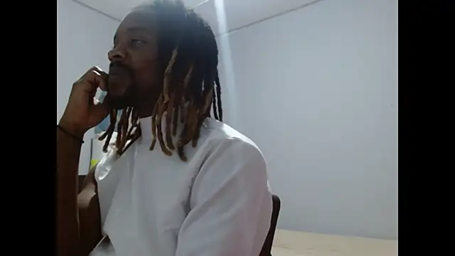 Snapshot of Dangerhook chatting on 11-13-25, 12:03 Dangerhook online show from 11-13-25, 12:03