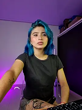 Snapshot of Star_Taylenna chatting on 12-17-25, 04:06 Star Taylenna online show from 12-17-25, 04:06