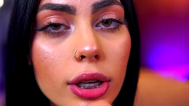 Snapshot of RavennaDArcy chatting on 12-16-25, 07:18 RavennaDArcy online show from 12-16-25, 07:18