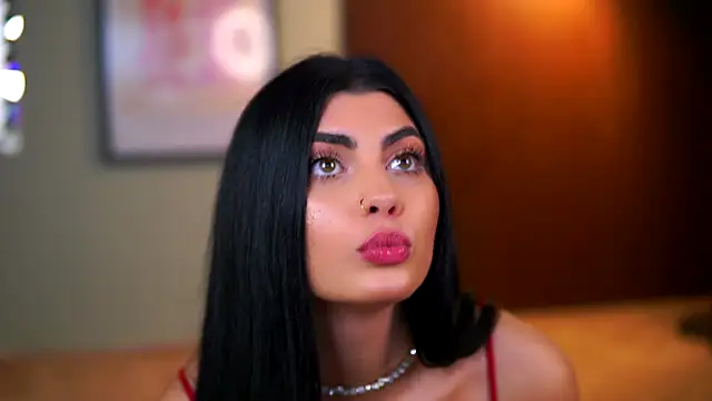 RavennaDArcy online show from 11-11-25, 07:19