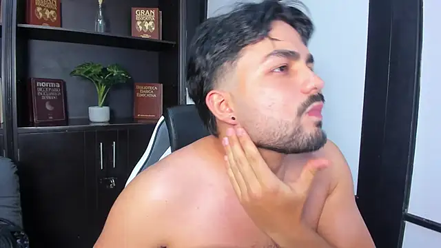 Snapshot of JonnSnow_ chatting on 11-07-25, 04:06 JonnSnow online show from 11-07-25, 04:06