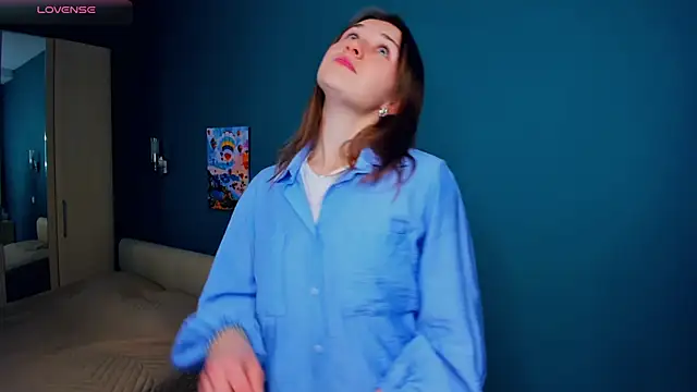 Snapshot of JosieNadile chatting on 11-17-25, 04:44 JosieNadile online show from 11-17-25, 04:44