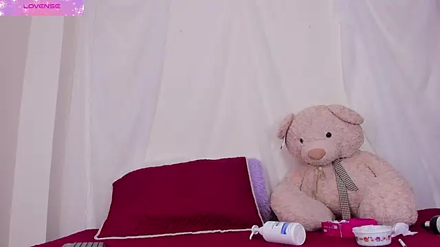 Snapshot of Nyra_lux16 chatting on 01-17-26, 07:34 Nyra lux16 online show from 01-17-26, 07:34