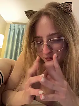 EveLunny online show from 03-25-26, 05:07