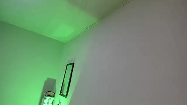 luanaw1 online show from 02-22-26, 03:57