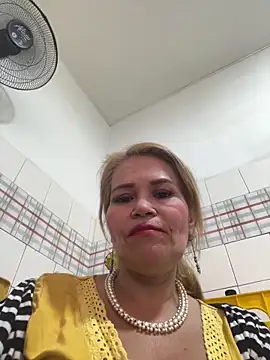 Snapshot of dirty_mother3 chatting on 12-20-25, 07:06 dirty mother3 online show from 12-20-25, 07:06