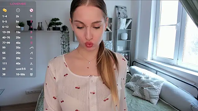 TawnyaVanschaick online show from 04-22-26, 10:55